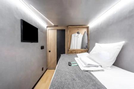 Capsule Dot Space 84 - 21