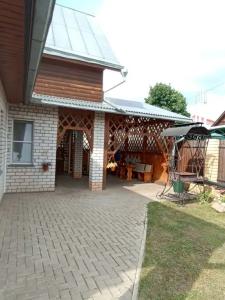 У Кремля - 33