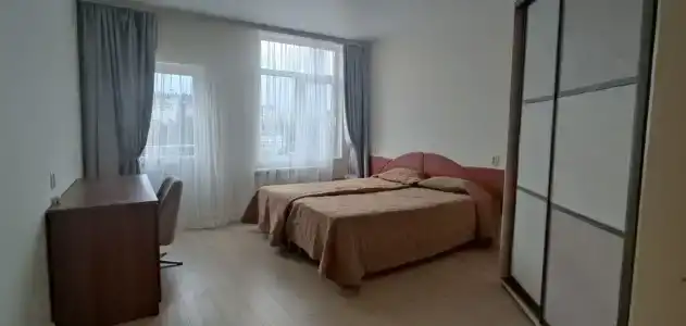 На красной - 25