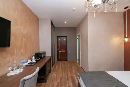 Mia Milano - 21