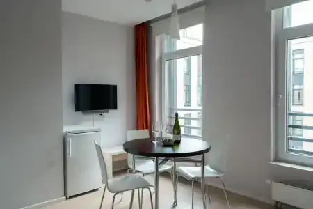 Avenue-Apart - 26