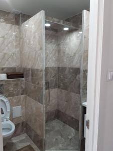 на школьной 16 - 12