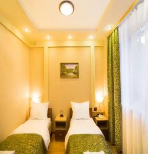 Green Street & Hostel - 7