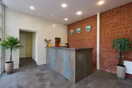 Uhotel - 1