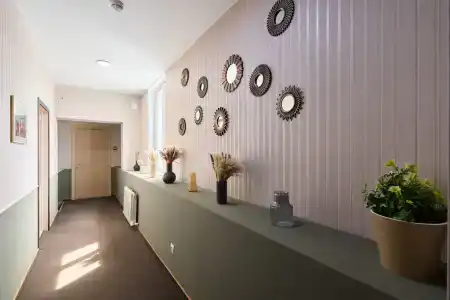 Uhotel - 13