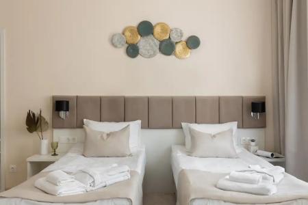 Greenstone - 7