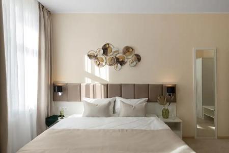 Greenstone - 8
