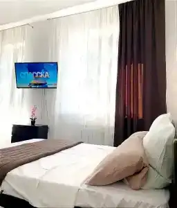 Новые апартаменты в центре с видом на пруд - 1