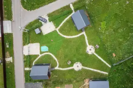 Яркий коттедж с панорамным видом на лес рядом с сауной - 26