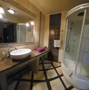 Дома на берегу озера - 55