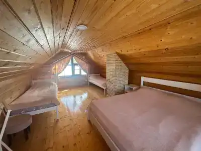 Домик на берегу озера - 57