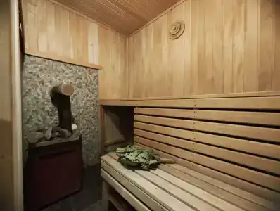 Дом с теплым бассейном-джакузи под открытым небом - 13