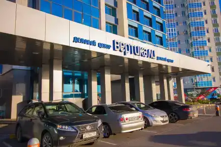 напротив ТЦ Планета - 1