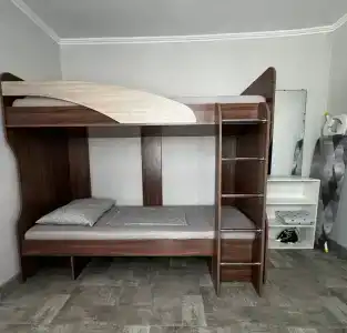 в центре - 6