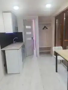 Уютный лесной домик на берегу ручья - 26