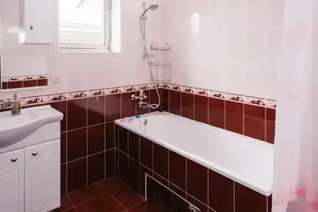 Уютный дом с камином и большим балконом - 7