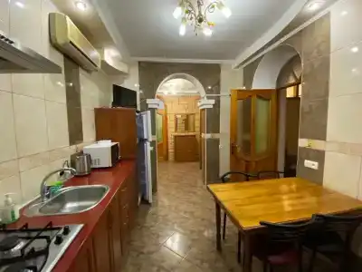 на ул. Севастопольской - 0