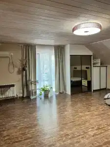 с видом на сквер в центре города - 15