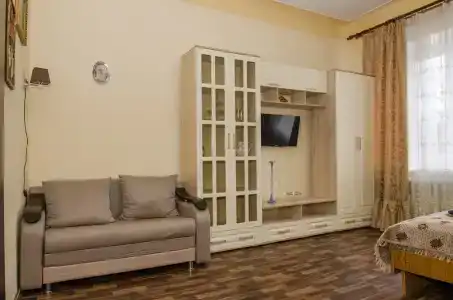 Дом в центре с отдельным двором - 8