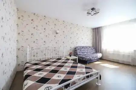 на проспекте Карла Маркса, 11 - 4