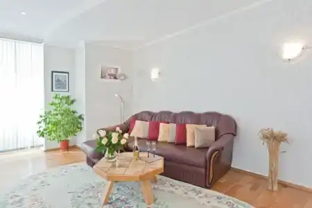Kvartira Leningradskaya 5 - 20