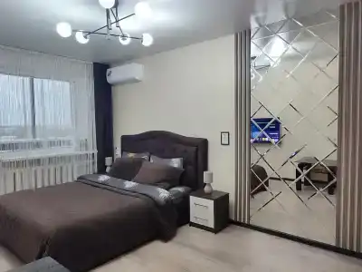 в центре, панорамный вид на площадь Победы и Амфитеатр - 8