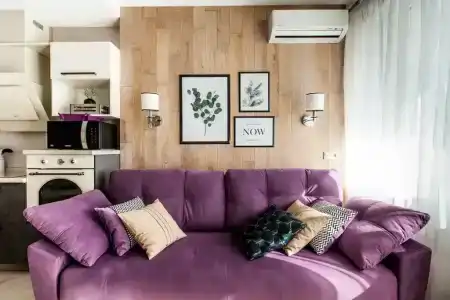 Фиолетовый диванчик - 1