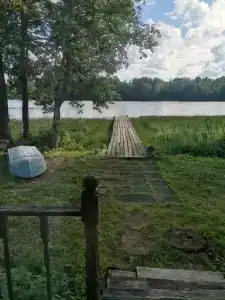 Домик Пряник на берегу озера  - 1