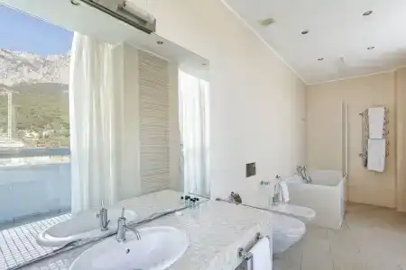 Respect Hall & Spa - 169
