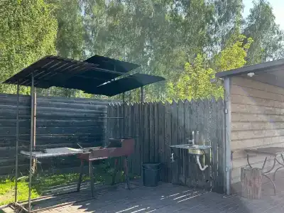 Гостевой дом среди леса с видом на озеро и город - 13