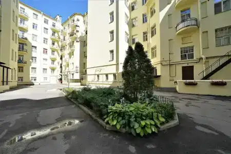 MyHome YourHome on Bolshoy Prospekt Petrogradskaya side - 28