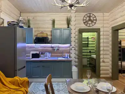 У друзей - 35
