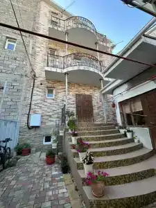 Roza House