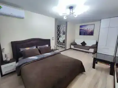 в центре, панорамный вид на площадь Победы и Амфитеатр - 9