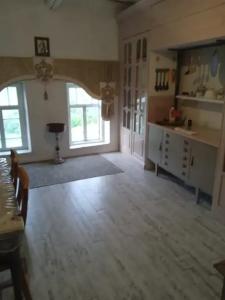 Уютный дом с видом на горы - 9