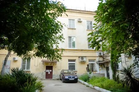 в центре - 18