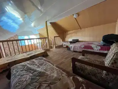 Домик у реки с бассейном и беседкой - 13