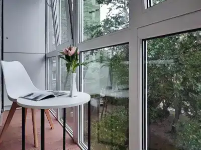 В центре на набережной - 4