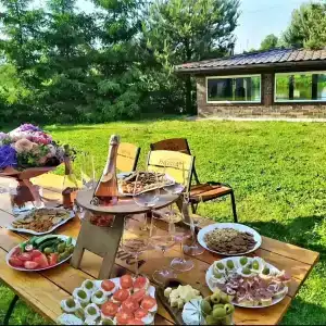 Дома на берегу озера - 11