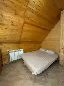 Бревенчатый дом с баней и мангалом - 31
