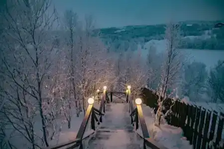 Уютный домик у озера - 11