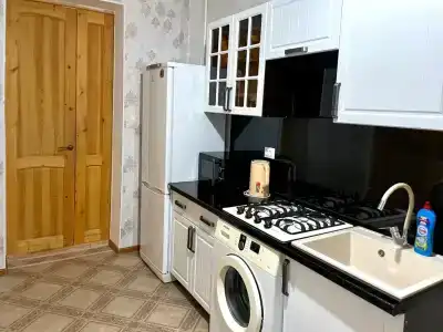 Дом напротив крепостной стены - 12