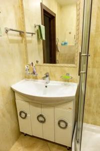 Уютная чистая квартира в тихом центре - 11