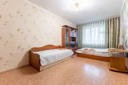 на улице Побежимова, 37 - 2