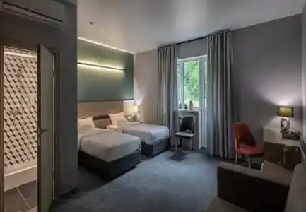 Freezone INN - 108