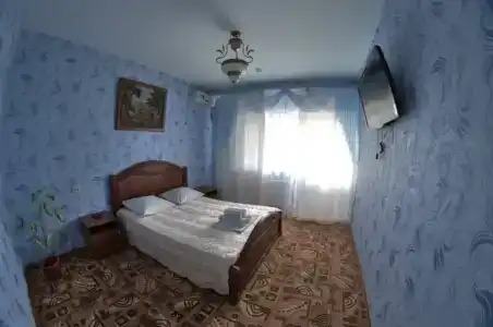 на Набережной - 99