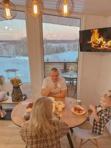 Уютный новый дом с сауной включена в стоимость и видом на озеро и лес - 27