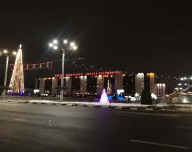 в центре, панорамный вид на площадь Победы и Амфитеатр - 38