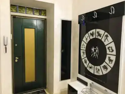 в центре - 50