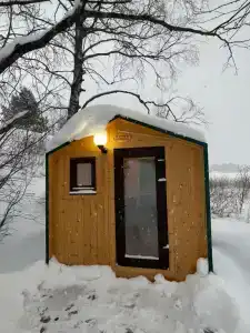 Домик с террасой на берегу озера. - 15